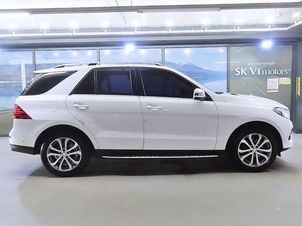 벤츠 GLE 클래스 GLE 클래스 W166 GLE 250 d 4MATIC 이미지 3