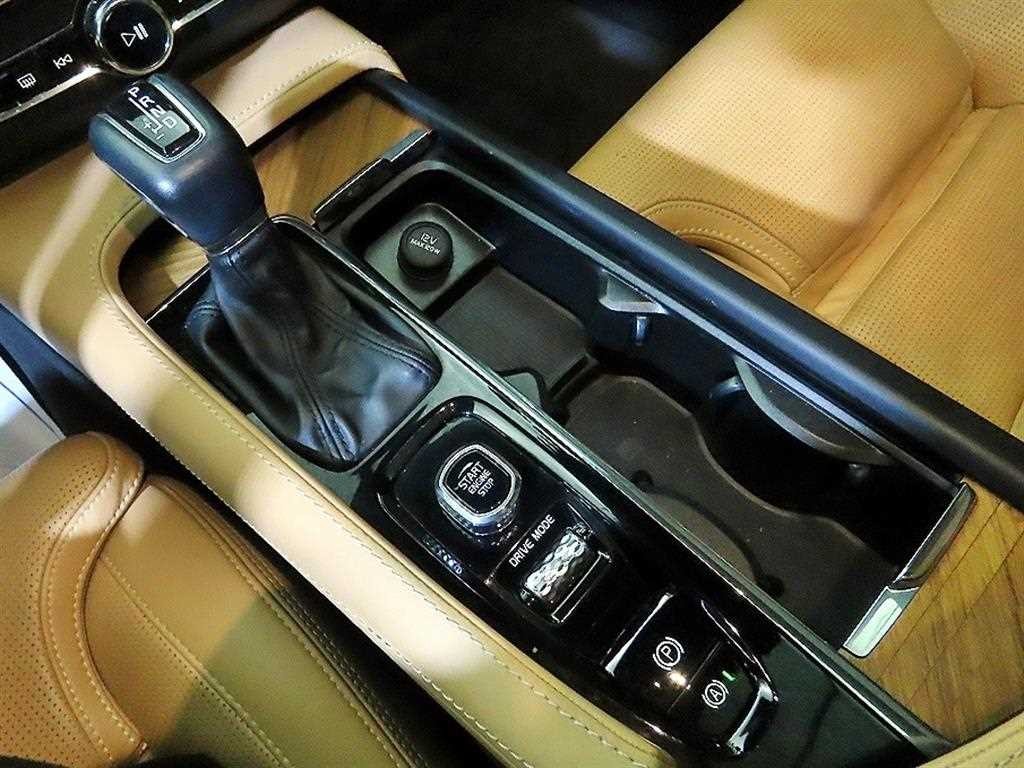 볼보 S90 T5 인스크립션 이미지 12