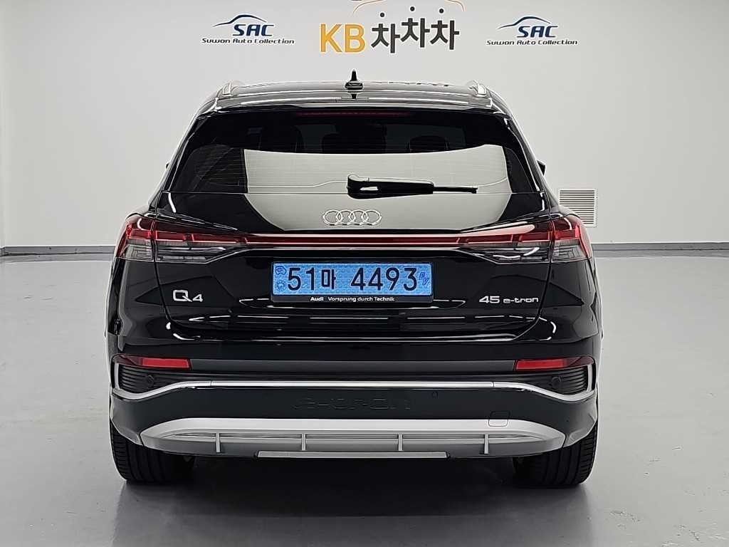 아우디 Q4 Q4 e-트론 45 이미지 3