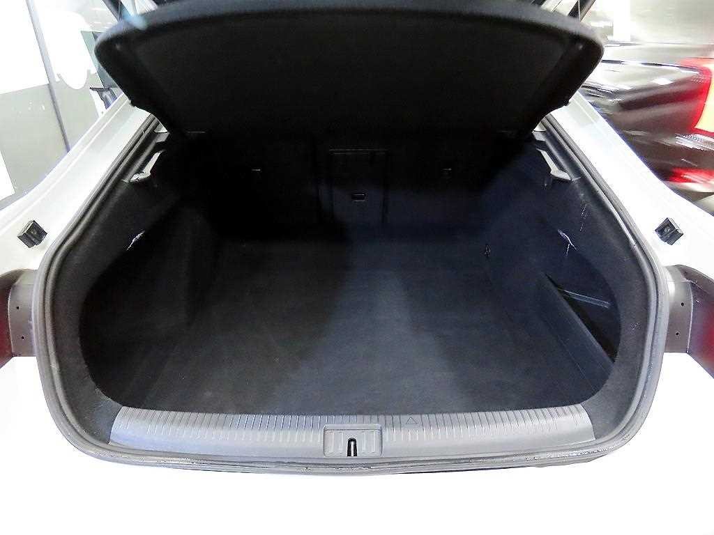 폭스바겐 아테온 2.0 TDI 엘레강스 프레스티지 이미지 17
