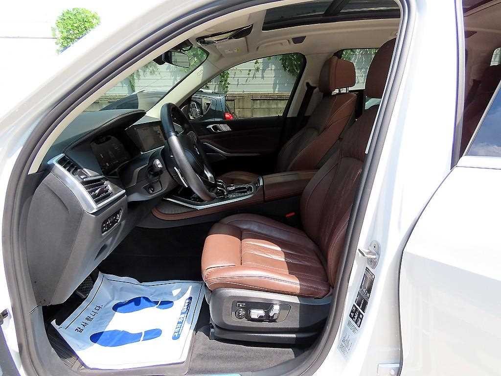 BMW X7 X7 (G07) xDrive 40d 디자인 퓨어 엑셀런스 7인승 이미지 5