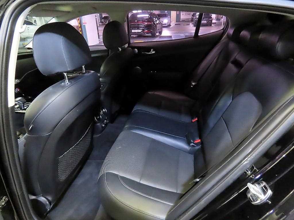 기아 스팅어 가솔린 2.0 터보 AWD 플래티넘 이미지 7