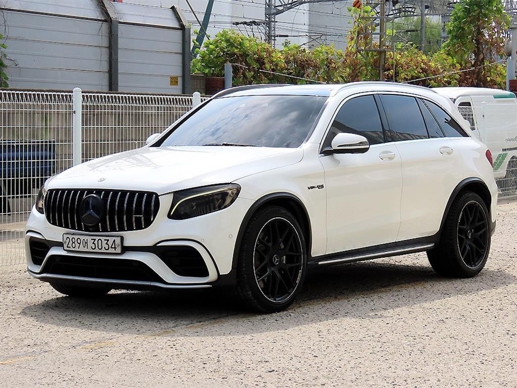 벤츠 GLC 클래스 GLC클래스 X253 AMG GLC 63 4MATIC+ 이미지 2