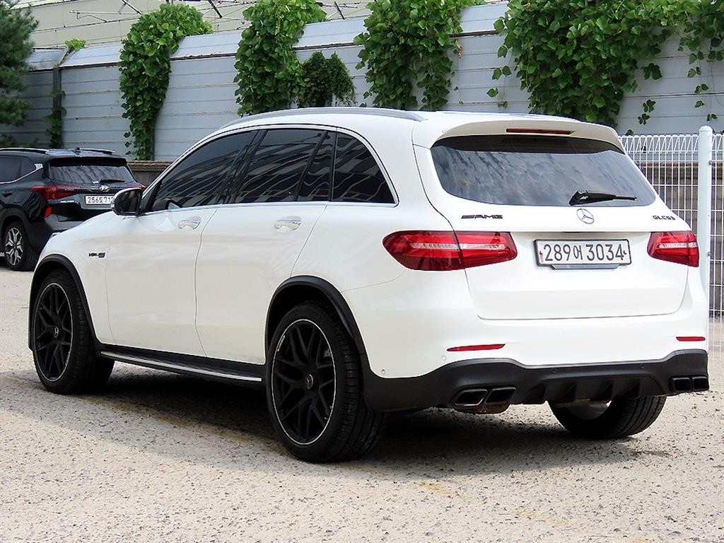 벤츠 GLC 클래스 GLC클래스 X253 AMG GLC 63 4MATIC+ 이미지 3