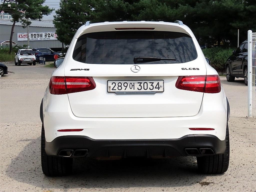 벤츠 GLC 클래스 GLC클래스 X253 AMG GLC 63 4MATIC+ 이미지 4