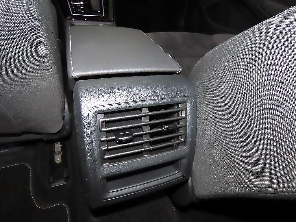 폭스바겐 골프 골프 8세대 2.0 TDI 프레스티지 이미지 15