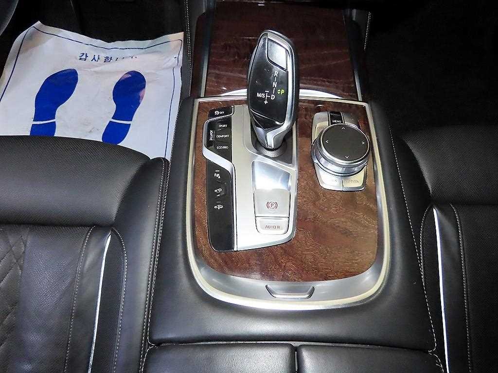 BMW 7시리즈 7시리즈 (G11) 750Li xDrive 이미지 12