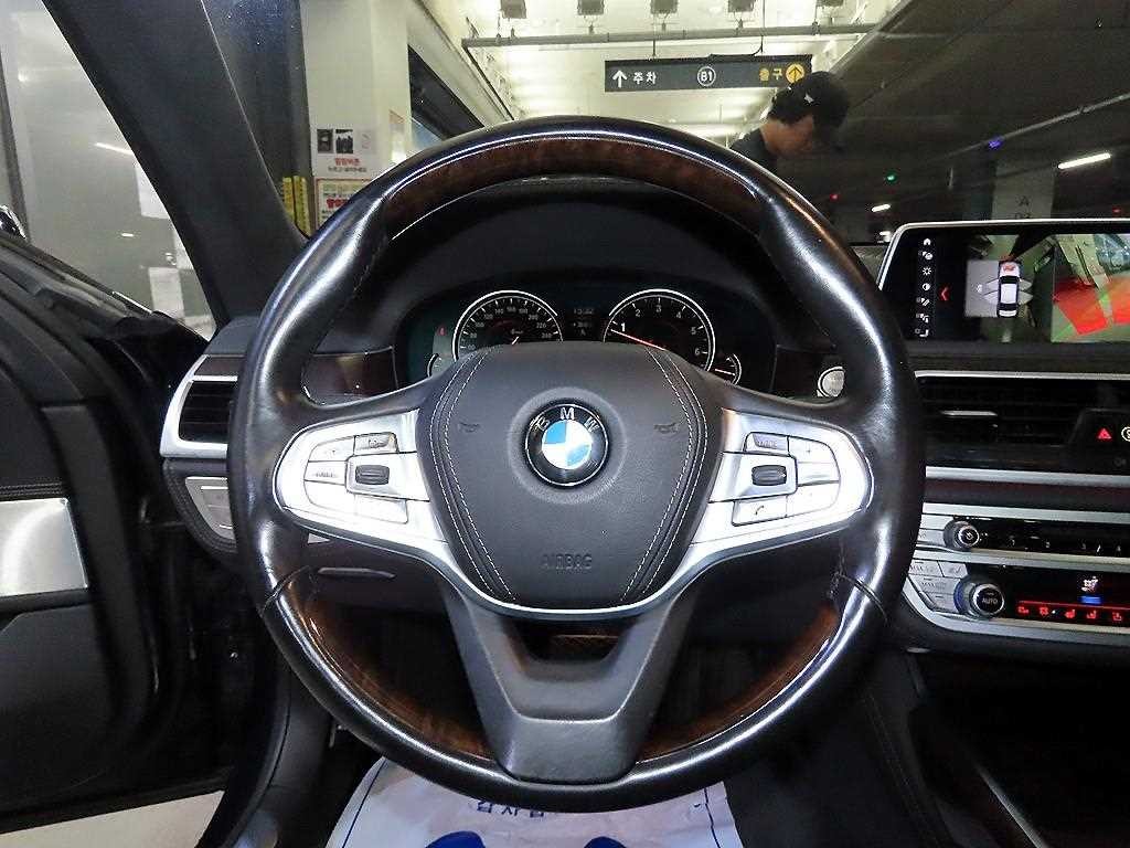 BMW 7시리즈 7시리즈 (G11) 750Li xDrive 이미지 8