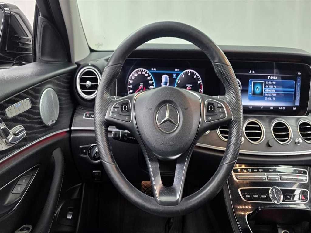 벤츠 E 클래스 E-클래스 W213 E300 4MATIC 아방가르드 이미지 11