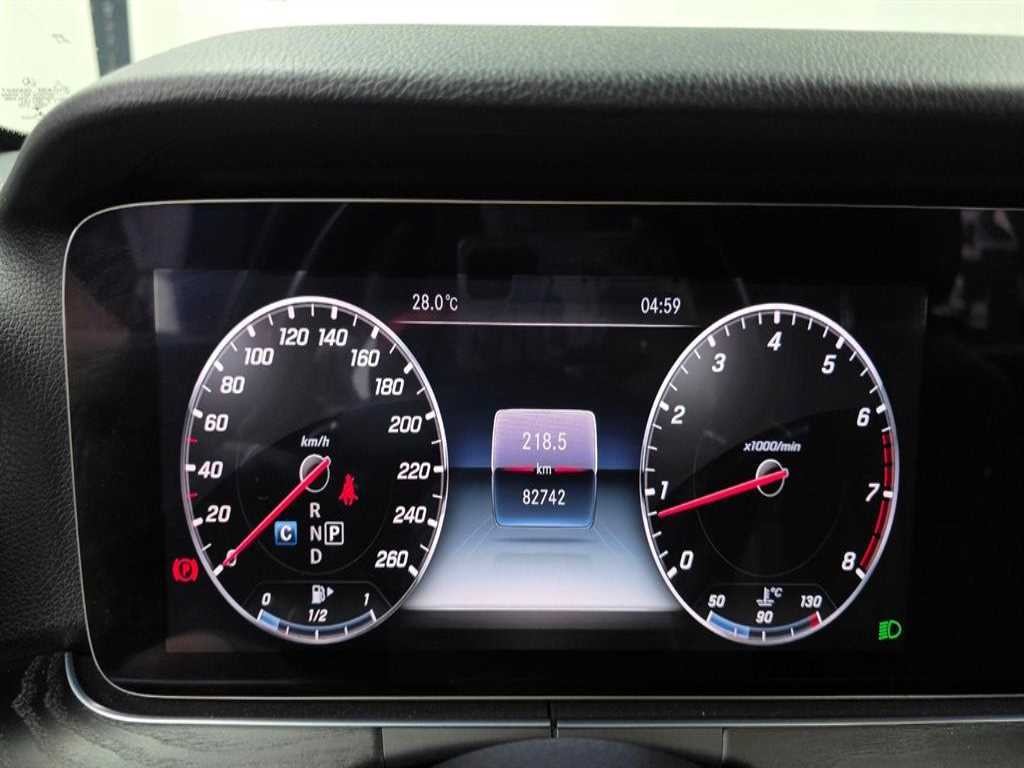 벤츠 E 클래스 E-클래스 W213 E300 4MATIC 아방가르드 이미지 12