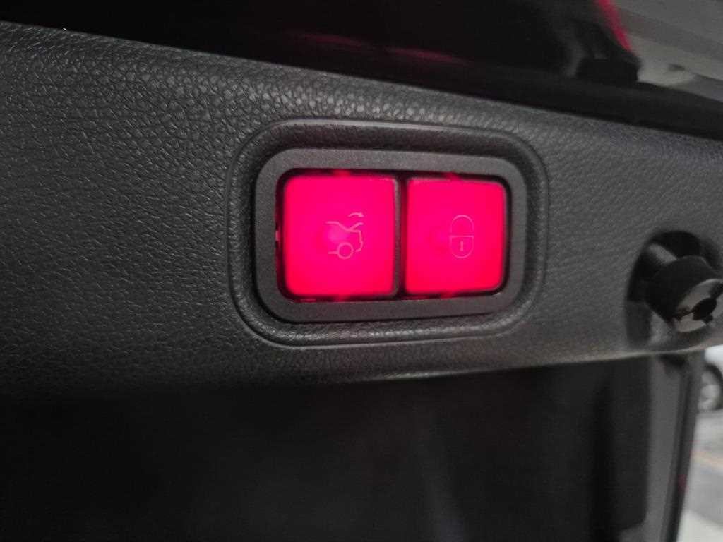 벤츠 E 클래스 E-클래스 W213 E300 4MATIC 아방가르드 이미지 19