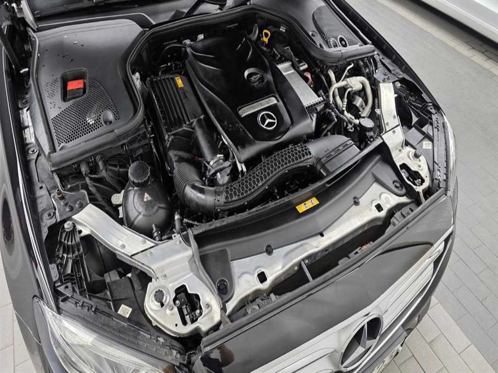 벤츠 E 클래스 E-클래스 W213 E300 4MATIC 아방가르드 이미지 3