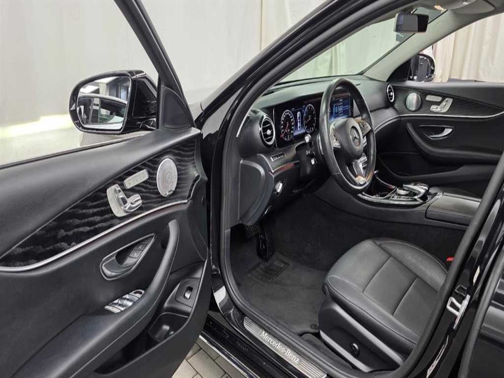 벤츠 E 클래스 E-클래스 W213 E300 4MATIC 아방가르드 이미지 5