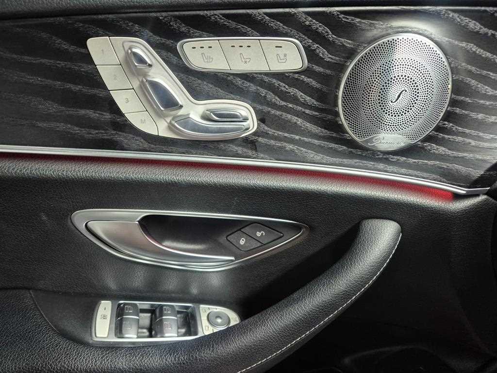 벤츠 E 클래스 E-클래스 W213 E300 4MATIC 아방가르드 이미지 8