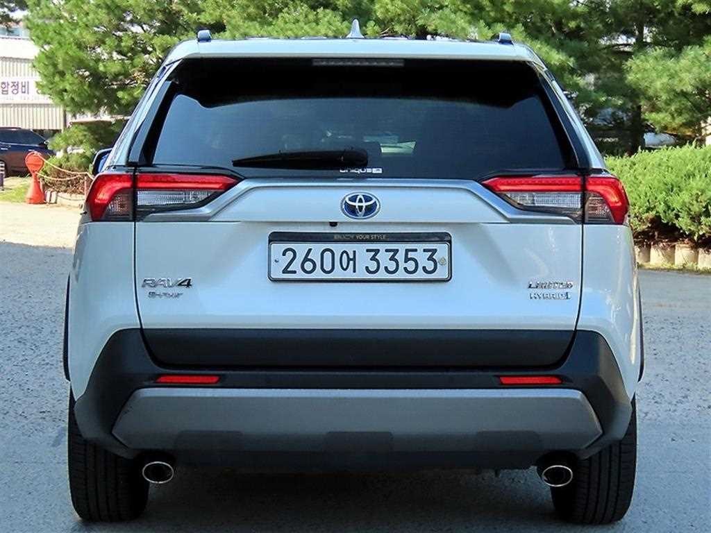 토요타 라브4 RAV4(5세대) 2.5 4WD 하이브리드 이미지 4