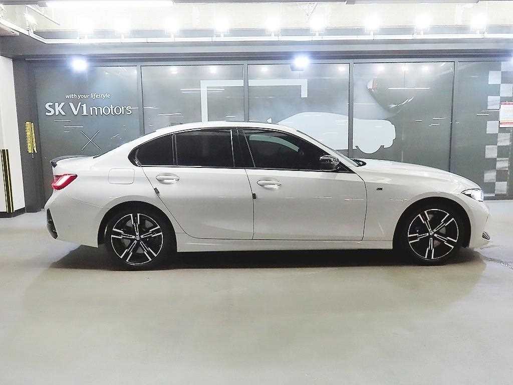 BMW 3시리즈 3시리즈 (G20) 320i M 스포츠 이미지 3