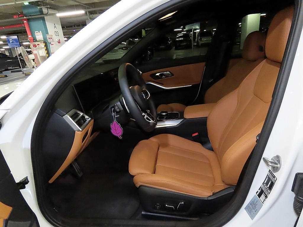 BMW 3시리즈 3시리즈 (G20) 320i M 스포츠 이미지 6