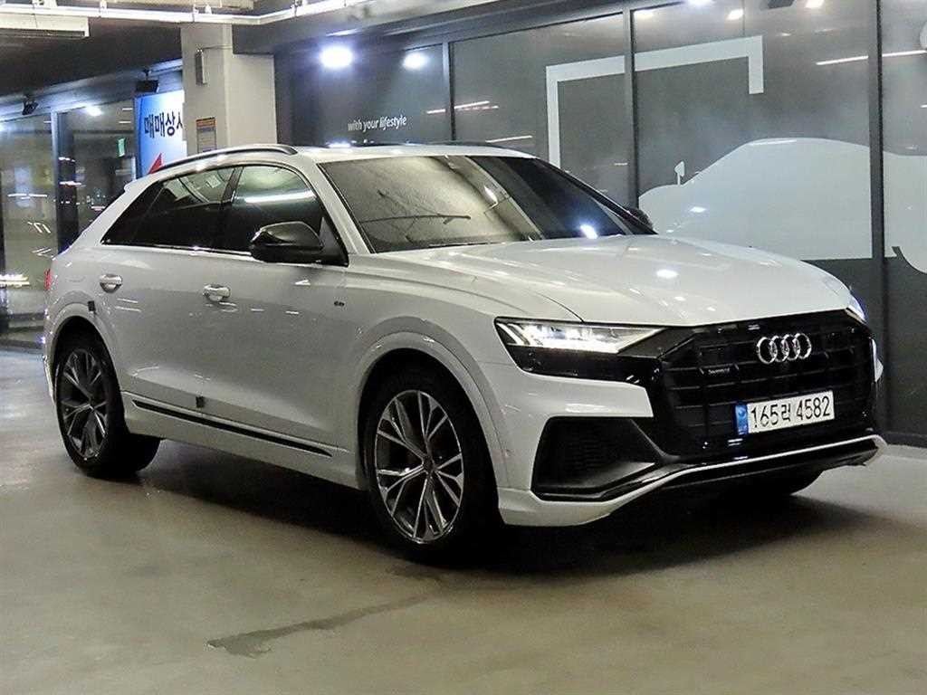 아우디 Q8 55 TFSI 콰트로 프리미엄 이미지 1