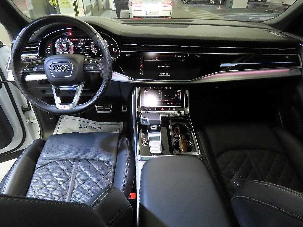 아우디 Q8 55 TFSI 콰트로 프리미엄 이미지 10