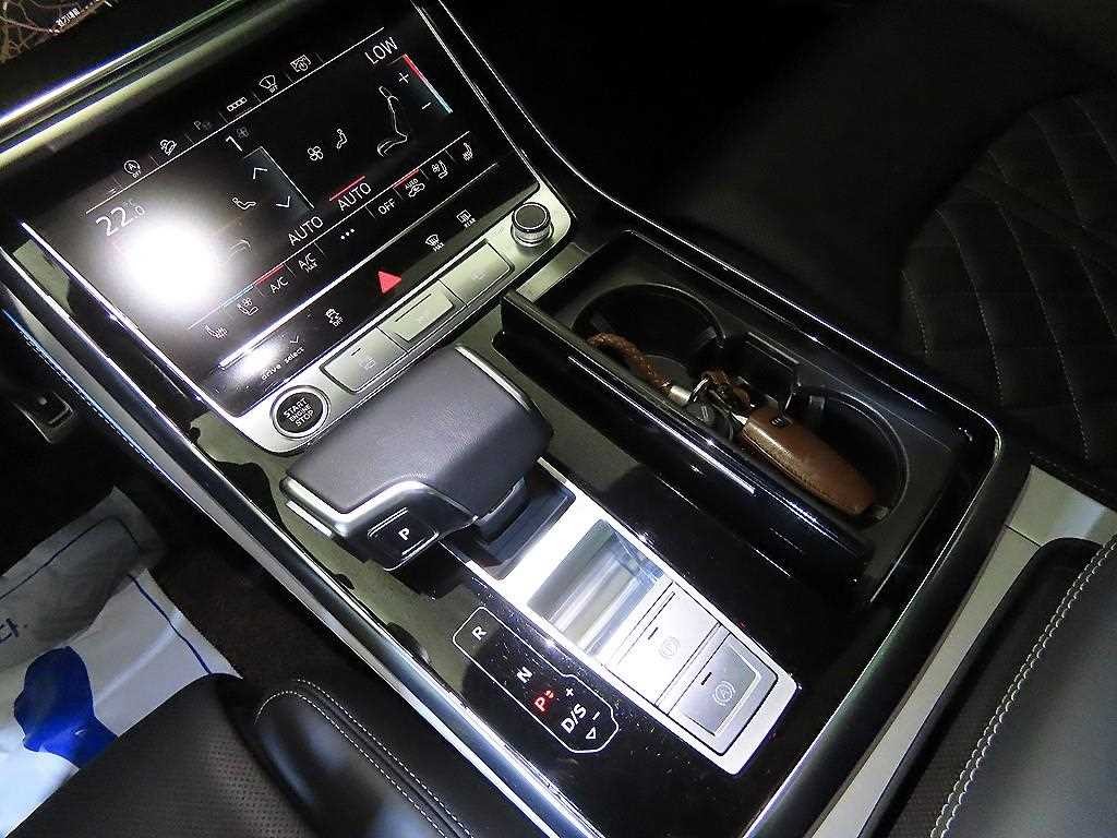 아우디 Q8 55 TFSI 콰트로 프리미엄 이미지 12