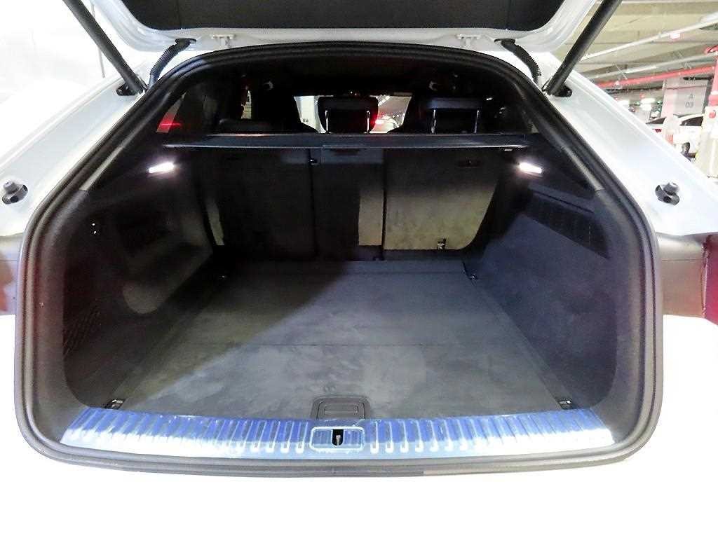 아우디 Q8 55 TFSI 콰트로 프리미엄 이미지 16