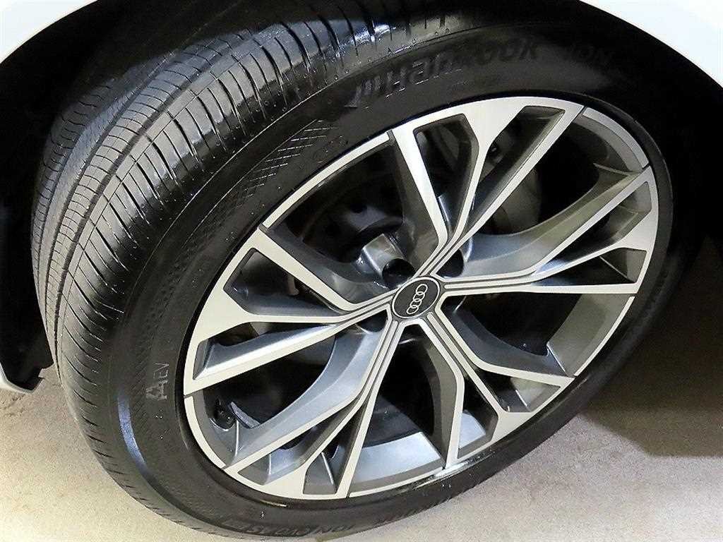 아우디 Q8 55 TFSI 콰트로 프리미엄 이미지 20