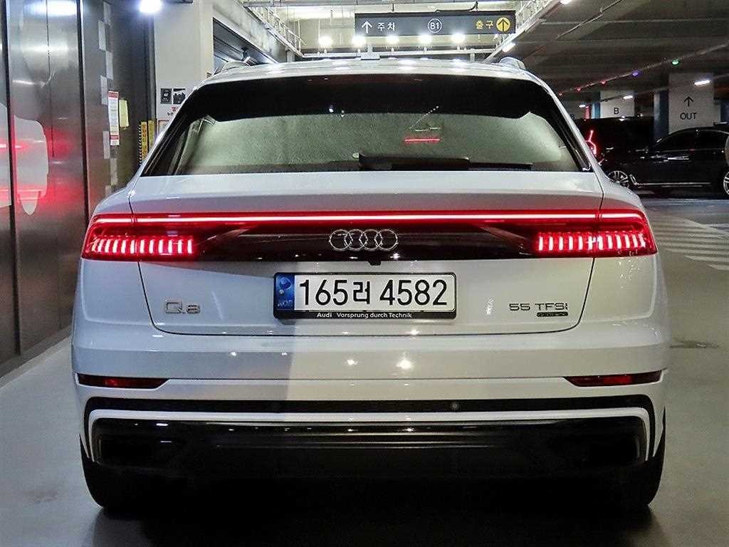 아우디 Q8 55 TFSI 콰트로 프리미엄 이미지 5