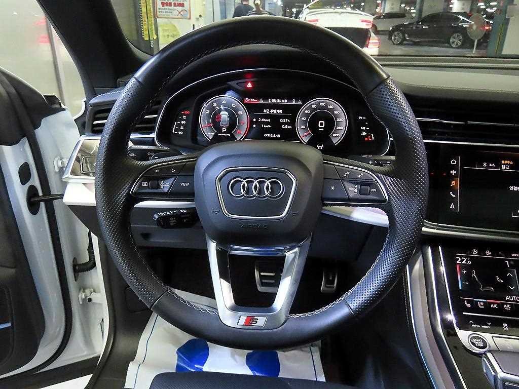 아우디 Q8 55 TFSI 콰트로 프리미엄 이미지 8