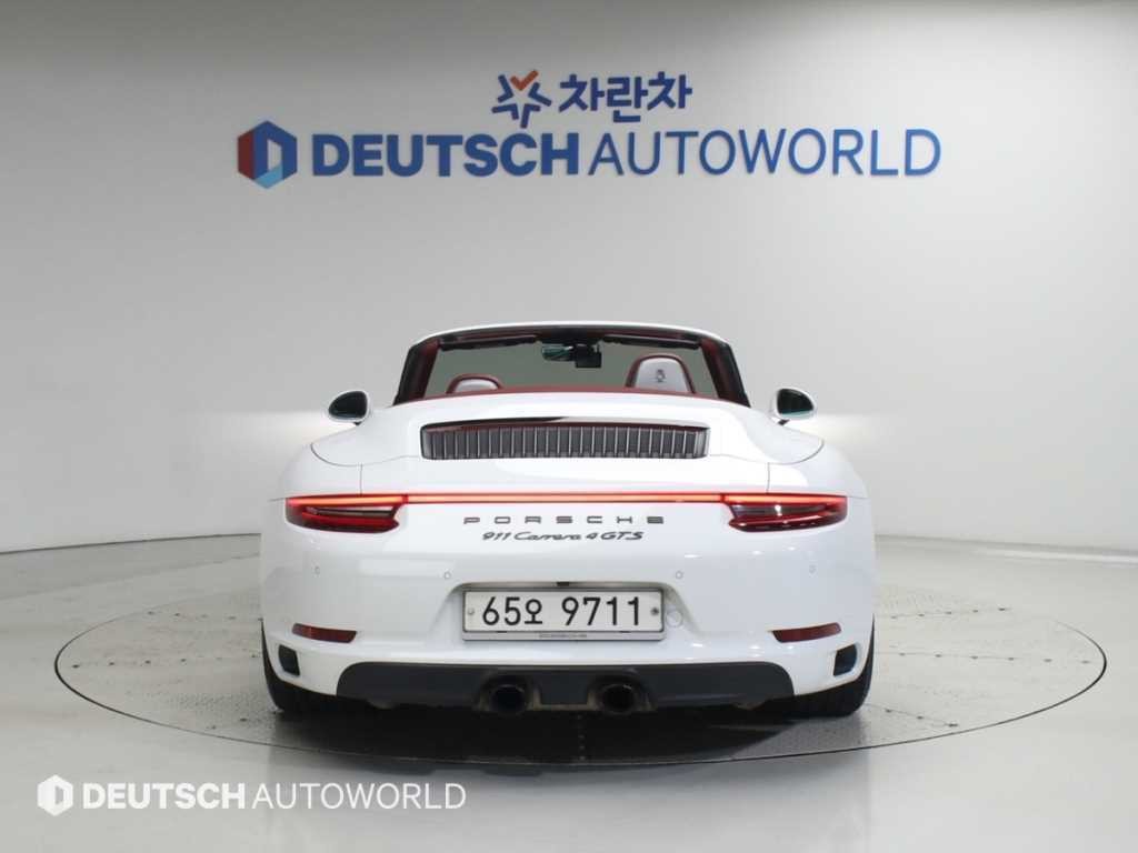 포르쉐 911 카레라 4 GTS 이미지 4
