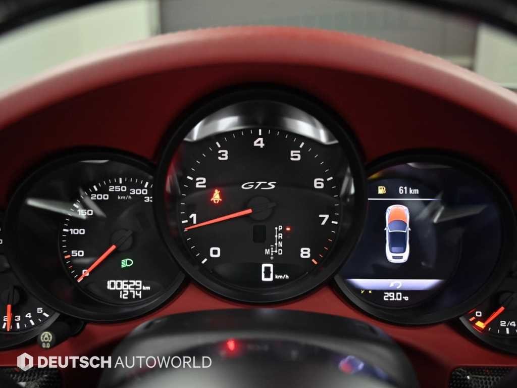 포르쉐 911 카레라 4 GTS 이미지 8