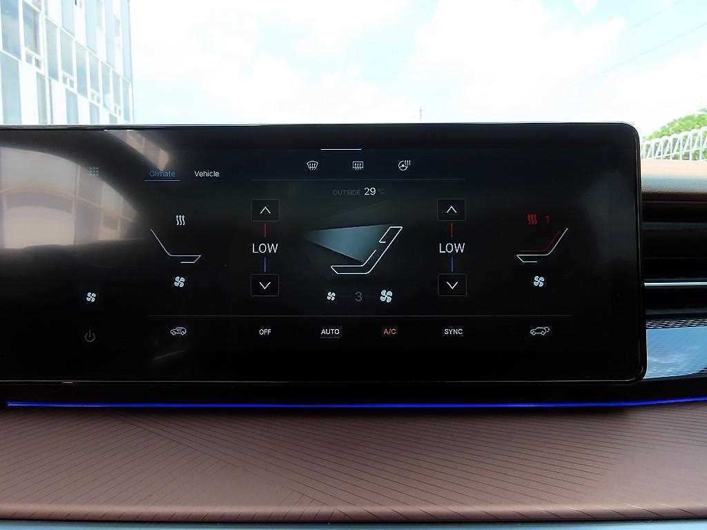 KG모빌리티(쌍용) 토레스 더 뉴 토레스 1.5 GDI-T 2WD 블랙에디션 이미지 12