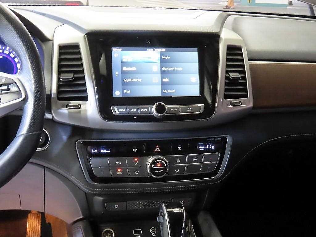 KG모빌리티(쌍용) 렉스턴 G4렉스턴 디젤 2.2 4WD 럭셔리 이미지 11