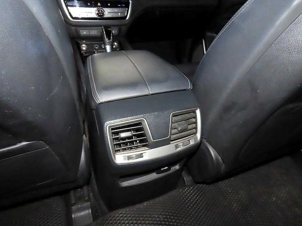 KG모빌리티(쌍용) 렉스턴 G4렉스턴 디젤 2.2 4WD 럭셔리 이미지 15