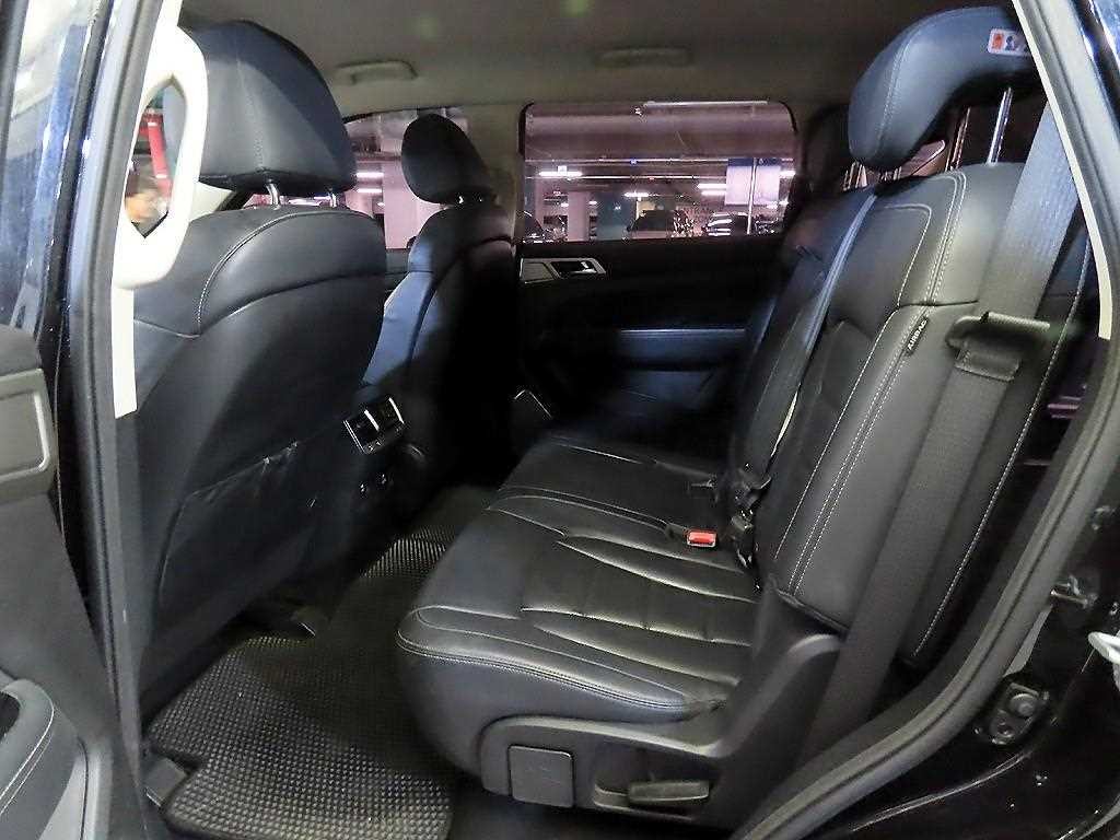 KG모빌리티(쌍용) 렉스턴 G4렉스턴 디젤 2.2 4WD 럭셔리 이미지 7