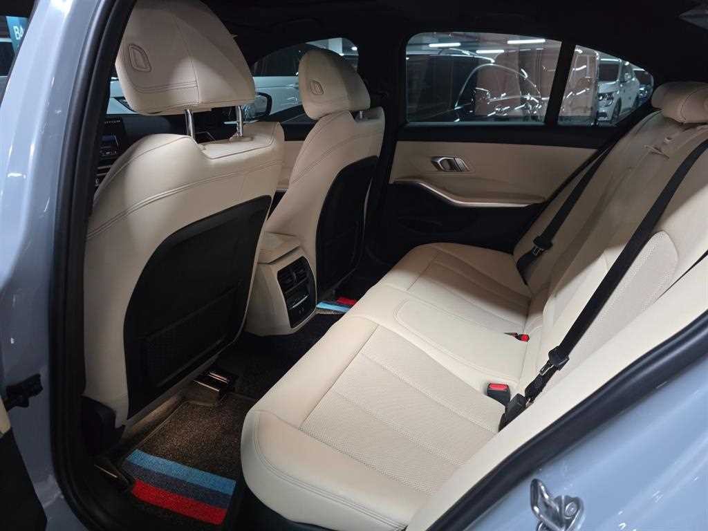 BMW 3시리즈 3시리즈 (G20) 330e M 스포츠 이미지 7