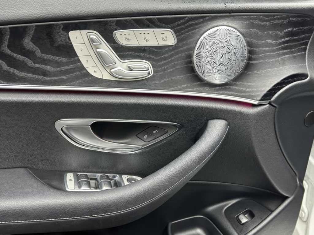 벤츠 E 클래스 E-클래스 W213 E300 4MATIC 익스클루시브 이미지 11
