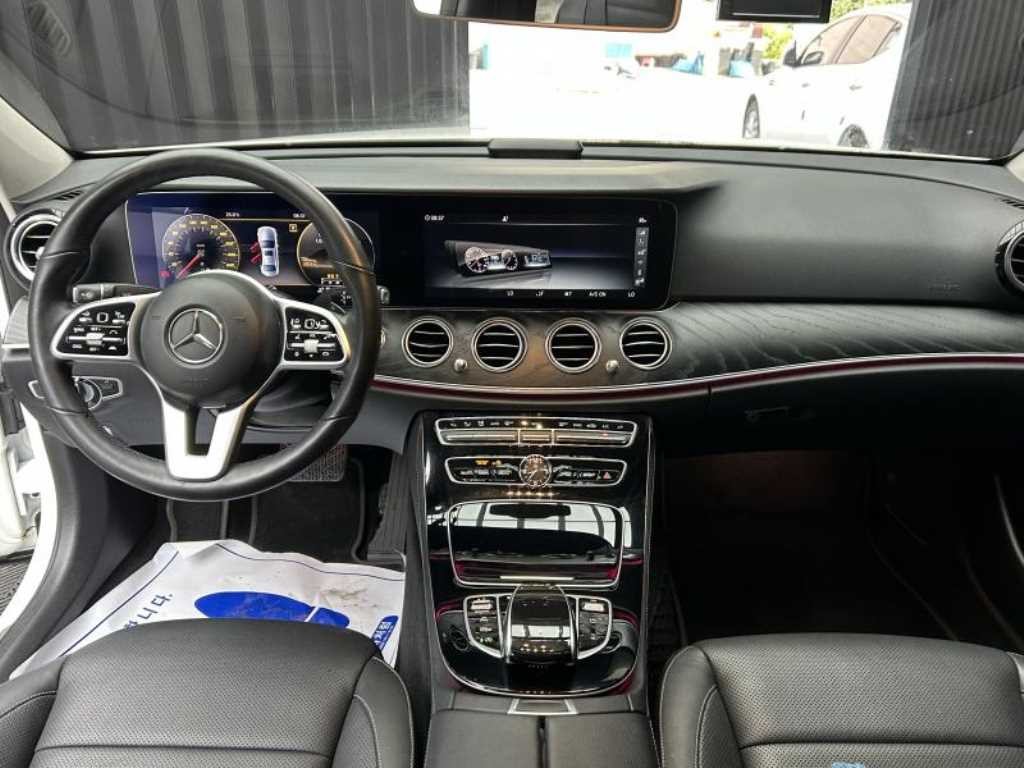 벤츠 E 클래스 E-클래스 W213 E300 4MATIC 익스클루시브 이미지 7