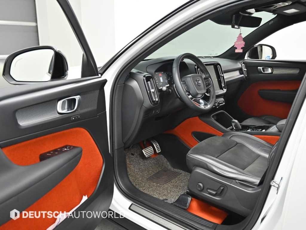 볼보 XC40 T4 4WD R-디자인 이미지 11