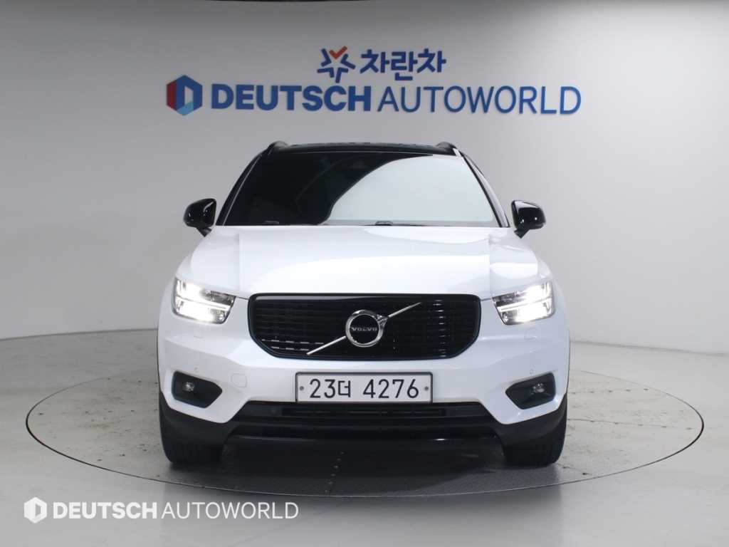 볼보 XC40 T4 4WD R-디자인 이미지 3