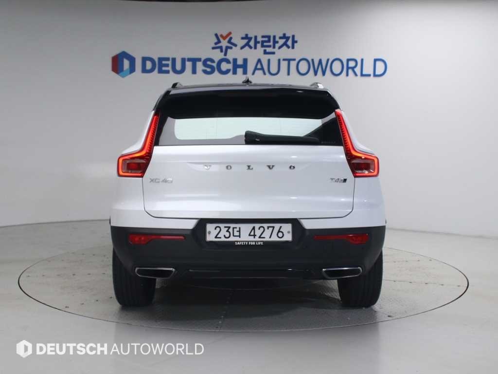 볼보 XC40 T4 4WD R-디자인 이미지 4