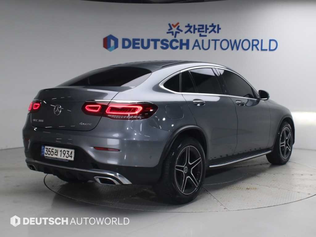 벤츠 GLC 클래스 GLC클래스 X253 GLC 300 4MATIC 쿠페 이미지 2