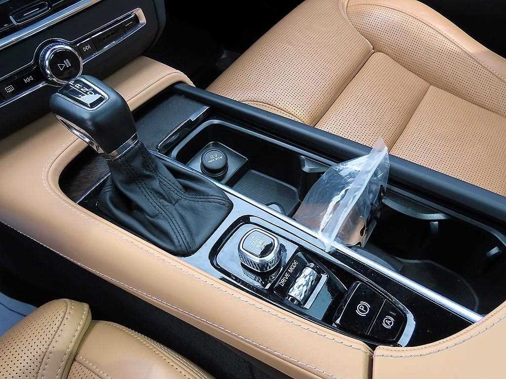 볼보 V90 V90 크로스컨트리 T5 프로 AWD 이미지 11