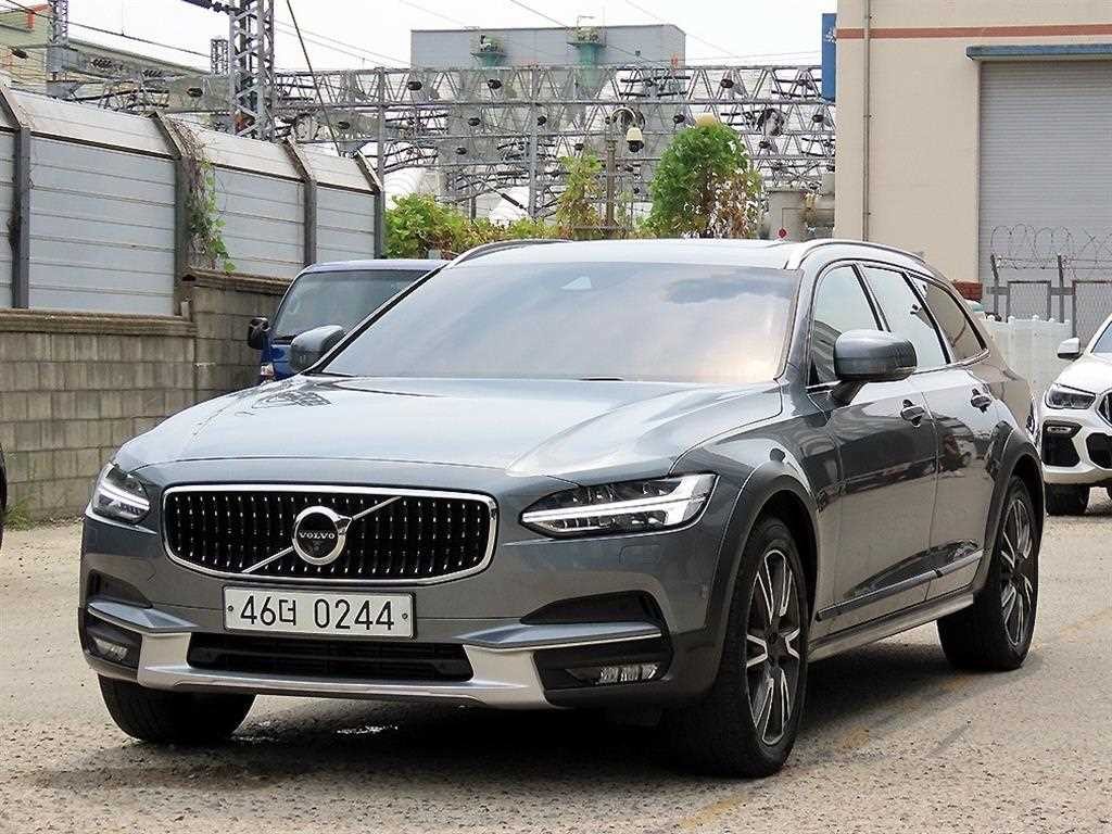 볼보 V90 V90 크로스컨트리 T5 프로 AWD 이미지 2