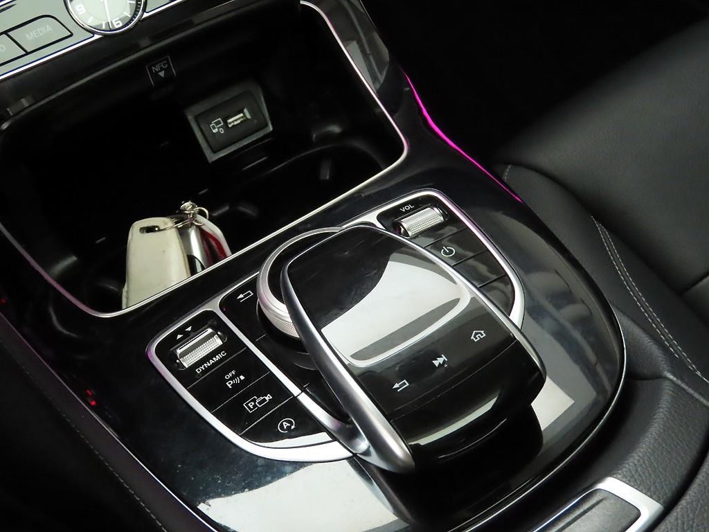 벤츠 E 클래스 E-클래스 W213 E220d 아방가르드 이미지 12