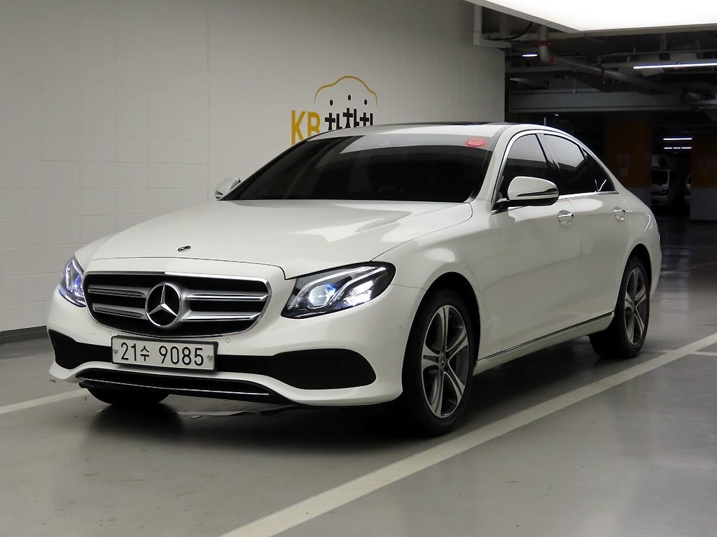 벤츠 E 클래스 E-클래스 W213 E220d 아방가르드 이미지 2