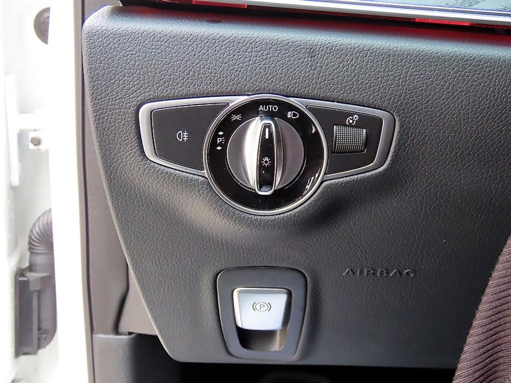 벤츠 E 클래스 E-클래스 W213 E220d 4MATIC AMG라인 이미지 12