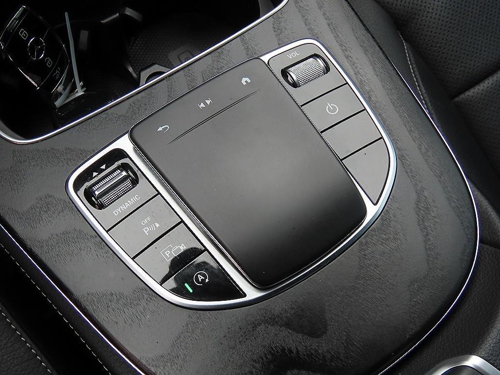벤츠 E 클래스 E-클래스 W213 E220d 4MATIC AMG라인 이미지 13