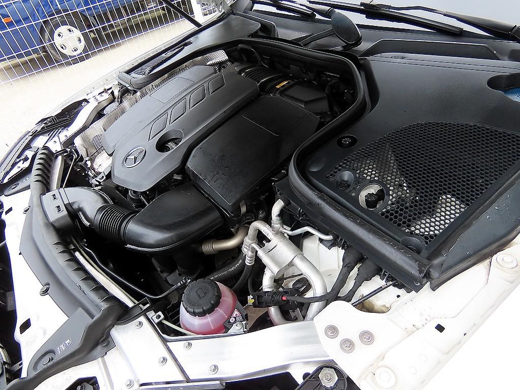 벤츠 E 클래스 E-클래스 W213 E220d 4MATIC AMG라인 이미지 19