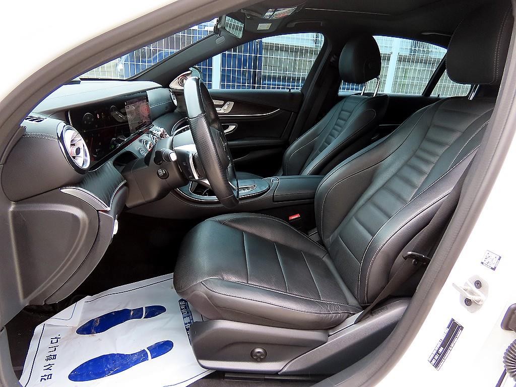 벤츠 E 클래스 E-클래스 W213 E220d 4MATIC AMG라인 이미지 5