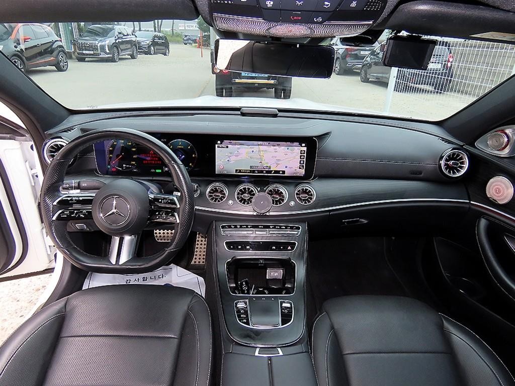벤츠 E 클래스 E-클래스 W213 E220d 4MATIC AMG라인 이미지 7
